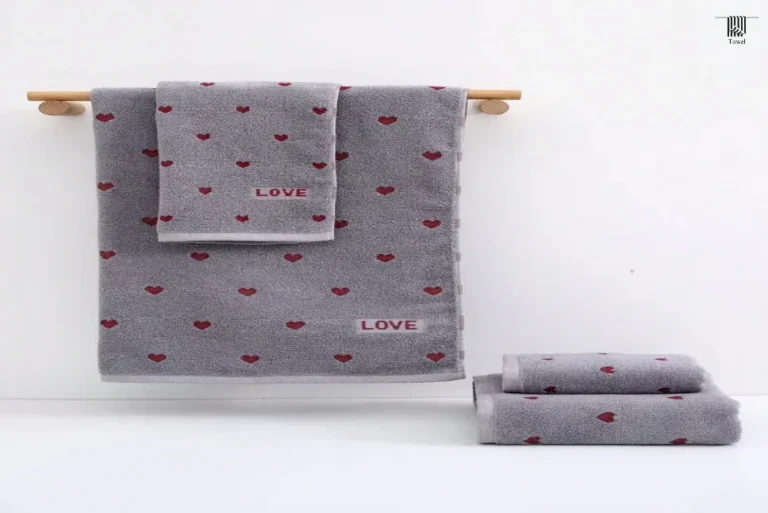 Women’s pattern towels