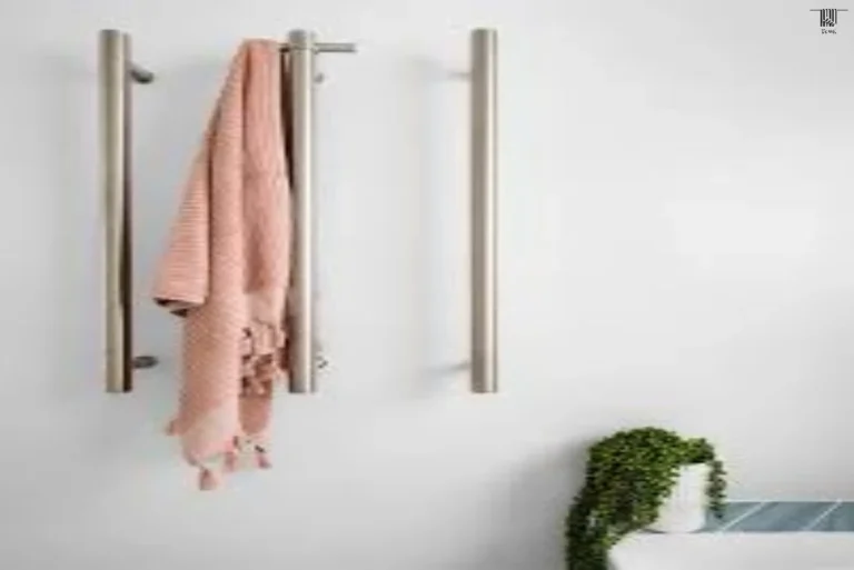 Vertical Towel Rack